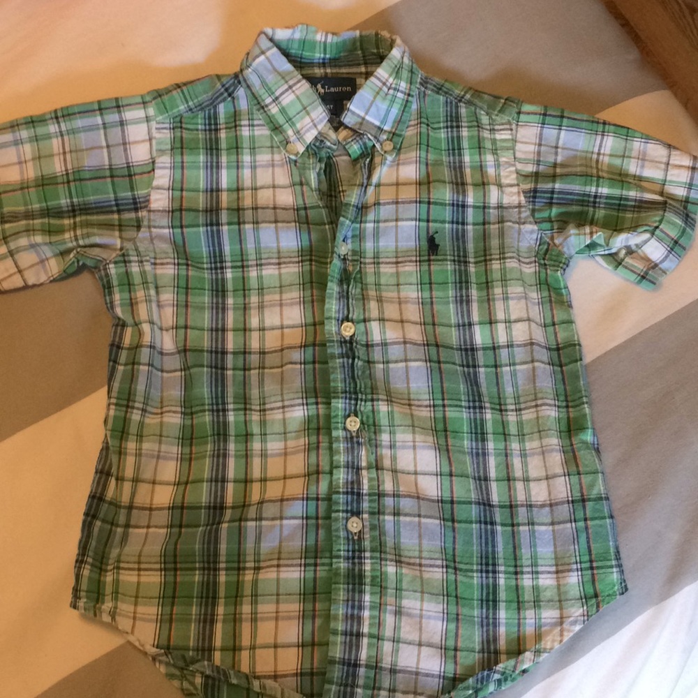 Excellent condition!! Button down Ralph Lauren 4T